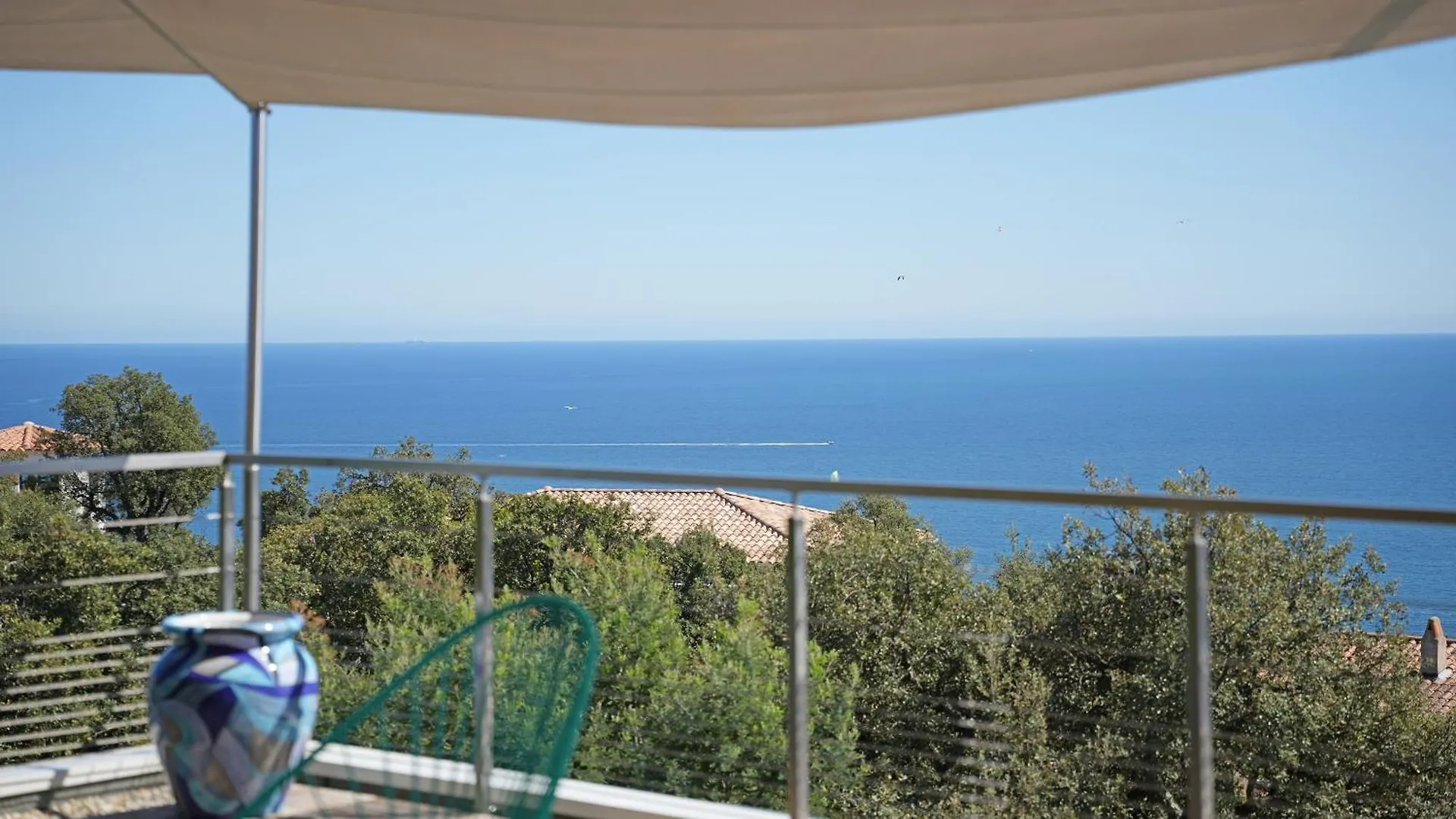 רוקברון-סור-ארז'נס Villa 888 0*,
