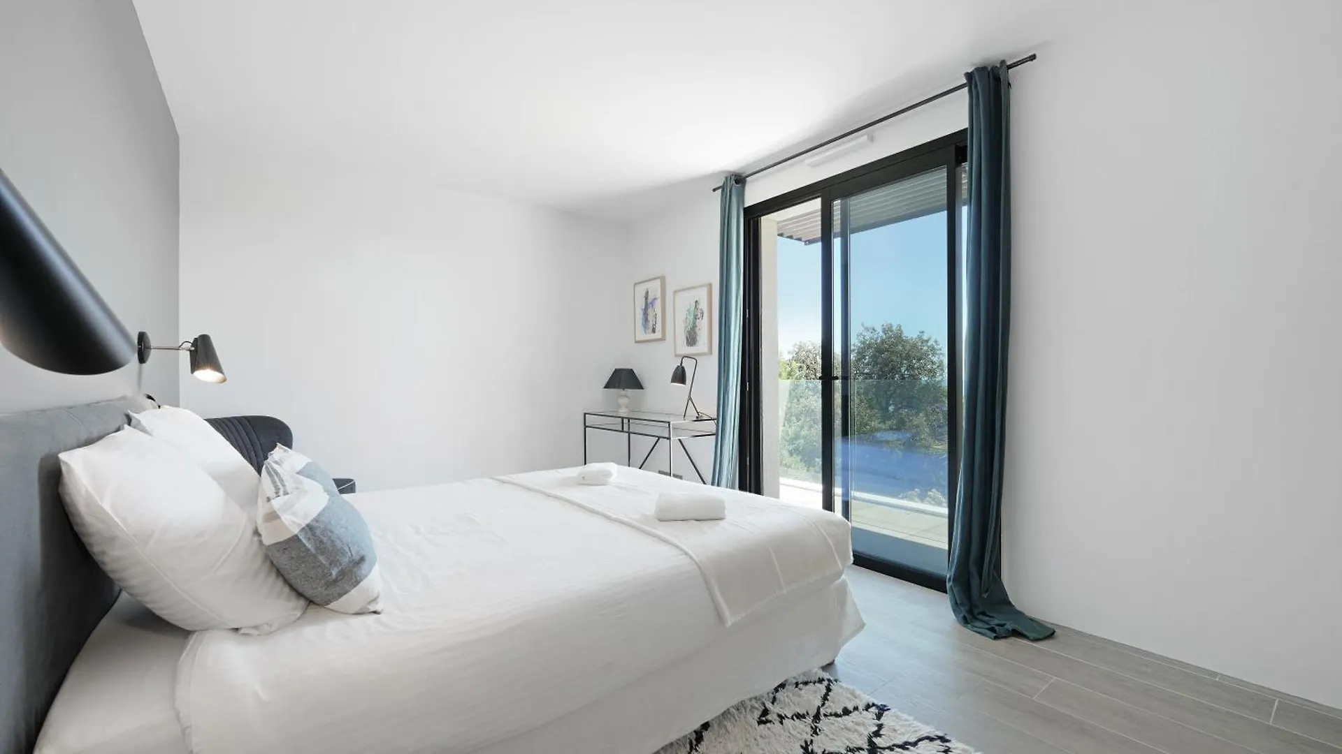 רוקברון-סור-ארז'נס Villa 888